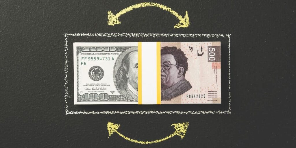 exchanging us dollars for mexican pesos
